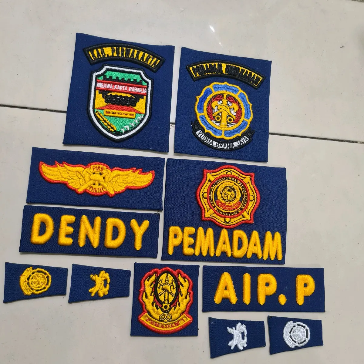 BET EMBLEM BORDIR TIMBUL PEMADAM+PENGERAS LEBIH ELEGAN DAN BERKUALITAS