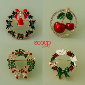 W! Accessories Bros Pin Natal Imitasi Wreath Brooch 75330100