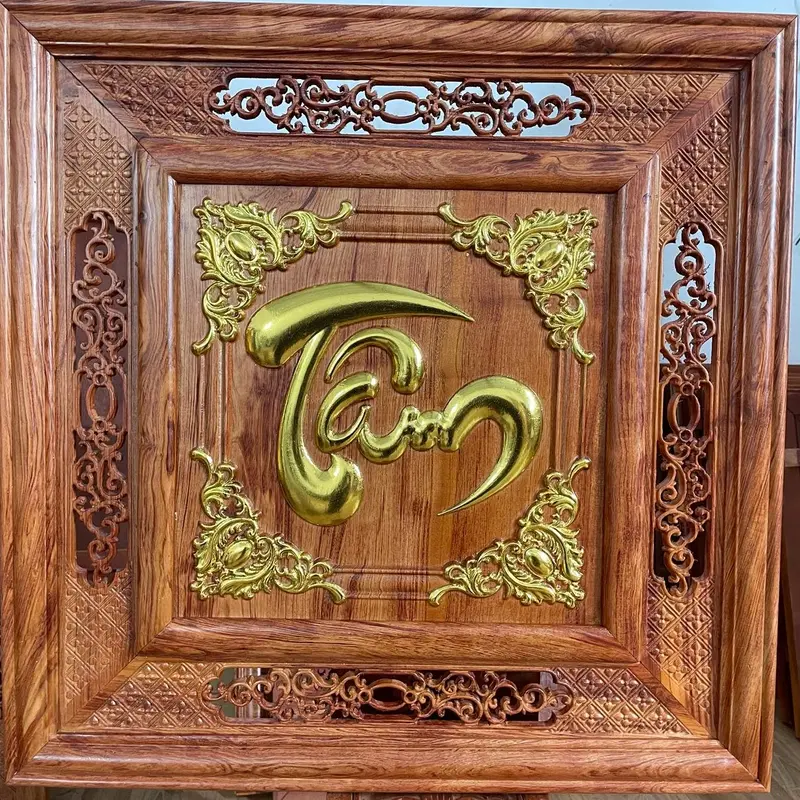 Tranh chữ tâm việt  , Tâm Hán kích thước  61x61 x3 chất  liệu là gỗ hương đá 1