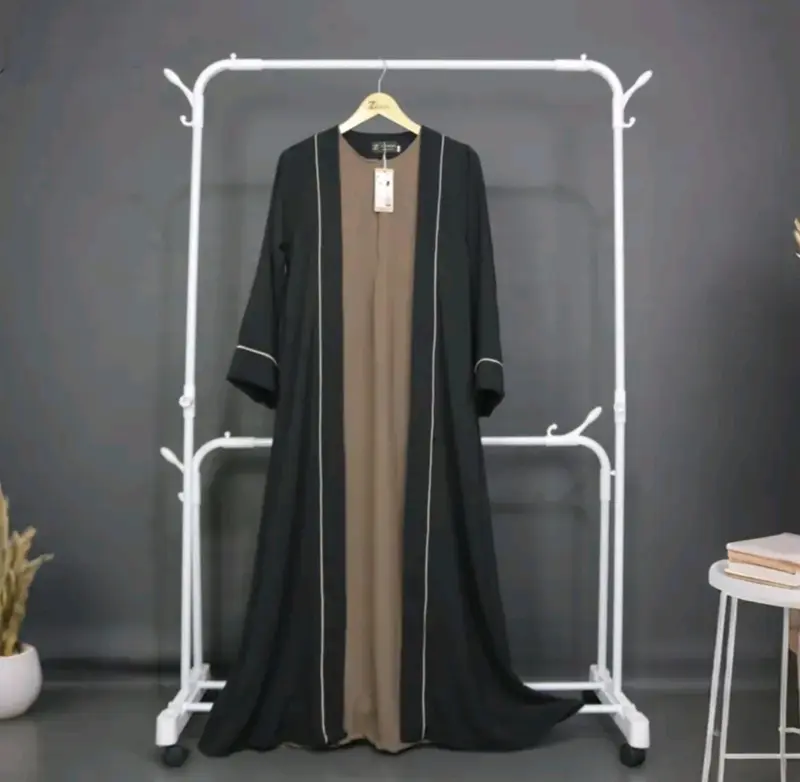 zarqa luna - Gamis Abaya Syar'i Muslimah Dua Warna Bahan Crinkle Airflow Terbaru Cantik Dewasa Hitam Putih Dress Wanita Mewah Lebaran Remaja Simple Kondangan 5