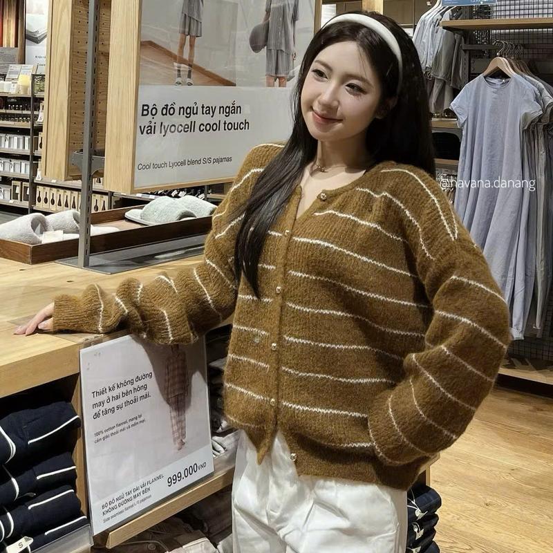   HÀNG QC LOẠI 1  Áo cardigan len lông thỏ kẻ sọc ngang phối cúc đồng LEN252 