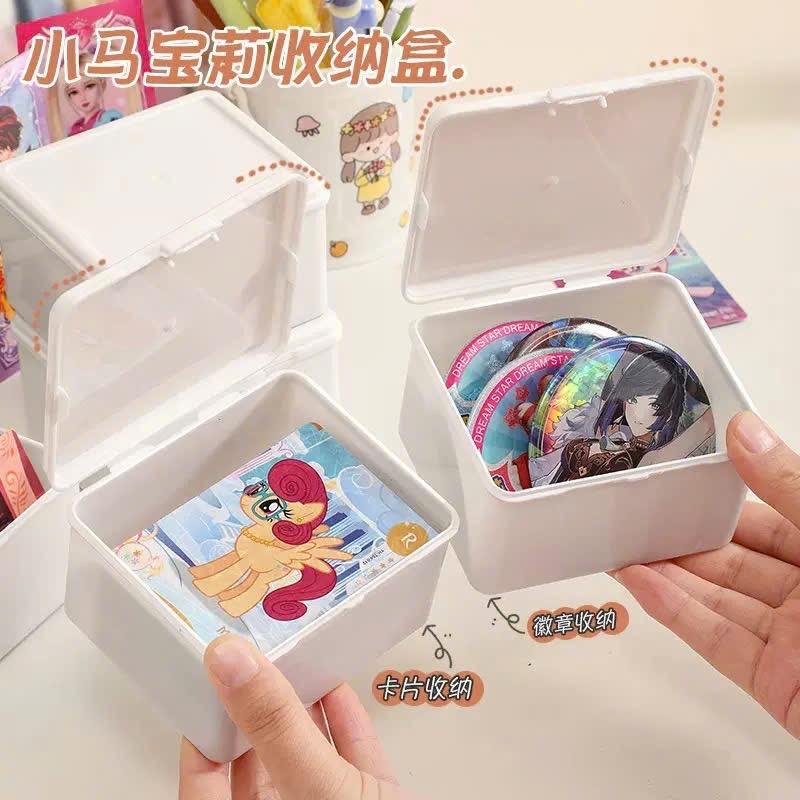 Hộp Đựng Card Idol Có Nắp Lật Màu Trắng – Hộp Đựng Photocard, Sticker, Toploader, Phụ Kiện Chống Bụi