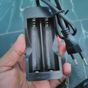 STX Pengisi Daya Baterai 18650 Litium Aman Dan Efisien, Pengisi Daya Otomatis Berhenti Saat Penuh Dilengkapi Dengan Colokan, Pengisi Daya Pengisian Cepat Baterai 18650 Charger Kabel Lampu Stop Battery Mic Warna Selempang Ht Talkie