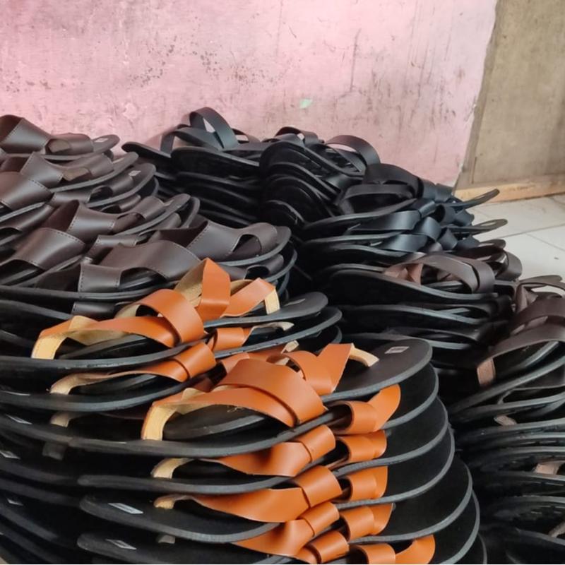 Sandal Pria Terbaru H Brand Queen Shoes Sandal Pria Terbaru / Sandal Puyuh / sandal pria dewasa / sandal pria Karet Sendal Jepit 3