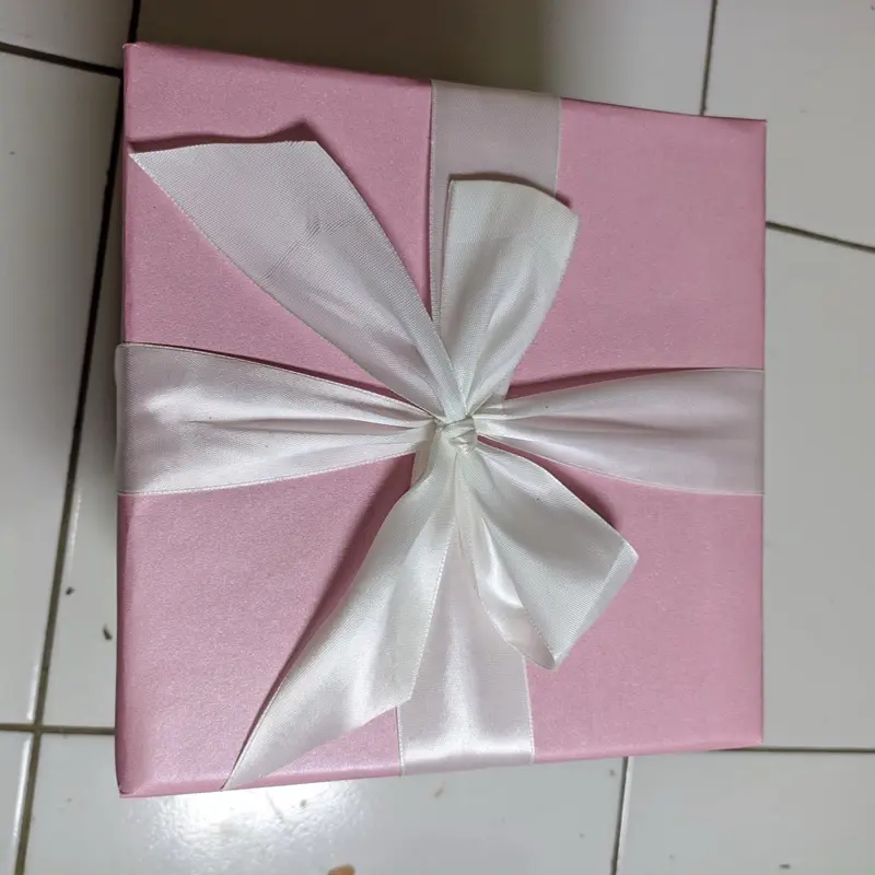 Hampers kado  snack box serba pink untuk ulang tahun anniversary teman anak Gift 1