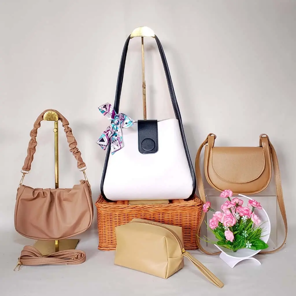 Paket Bundling 80 Ribu Dapat 4 Pcs Tas Selempang Wanita Terbaru Gempita / Florida Paket Bundling 80 Ribu Dapat 4 Pcs Tas Selempang Wanita Terbaru Gempita / Florida