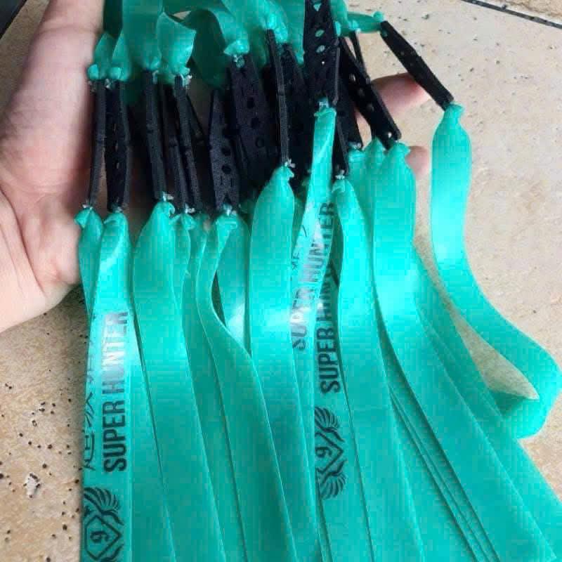 5 thun xanh ngọc 0,65 kéo tới má