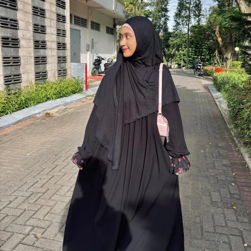 Malika Abaya by Nouraku ( Abaya saja ) Gamis Simpel Polos Casual Dress Wanita Remaja Muslim / Abaya Umroh / Abaya Lengan Balon 4