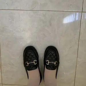 SOVELLA Rachel Sepatu Kerja Fashion Boots Kasual Hitam Polos Nyaman Wanita Karet Shoes