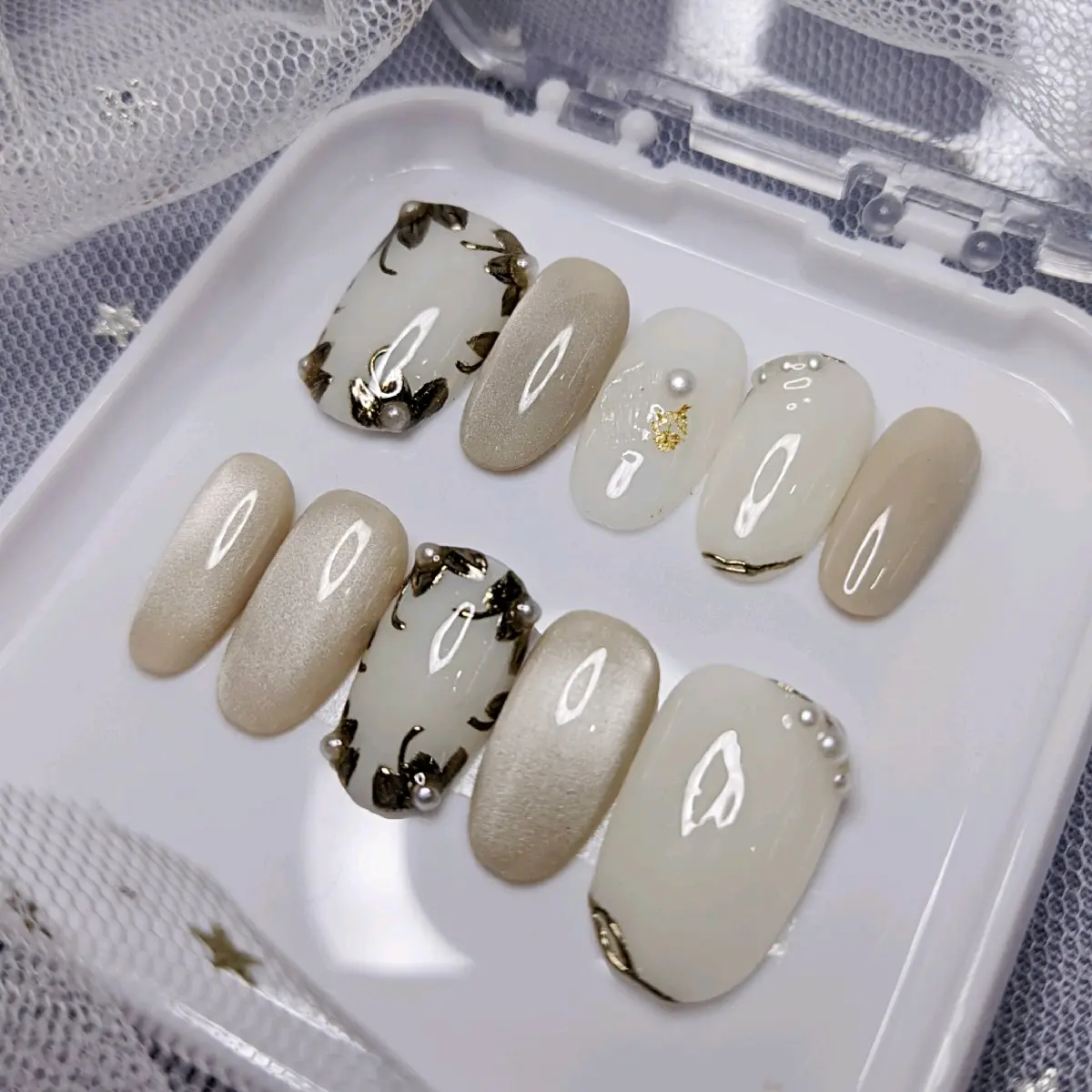 Nail Art cream cat eye chrome