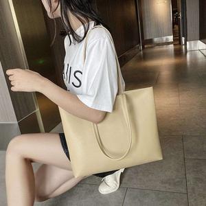 W W.Q.C TRAVEL TOTE BAG, Design: Carry the day in our tote bag,brand new good qaulity designed for your convenience.