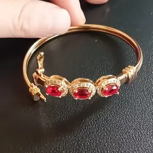 Gelang rubi dari baja titanium berlapis emas 18K Elegan Bracelets