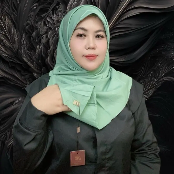 PROMO RAMADHAN paket hijab umama polos voal miracle plain LC logo sworovski kemasan pouch Lembut Muslim