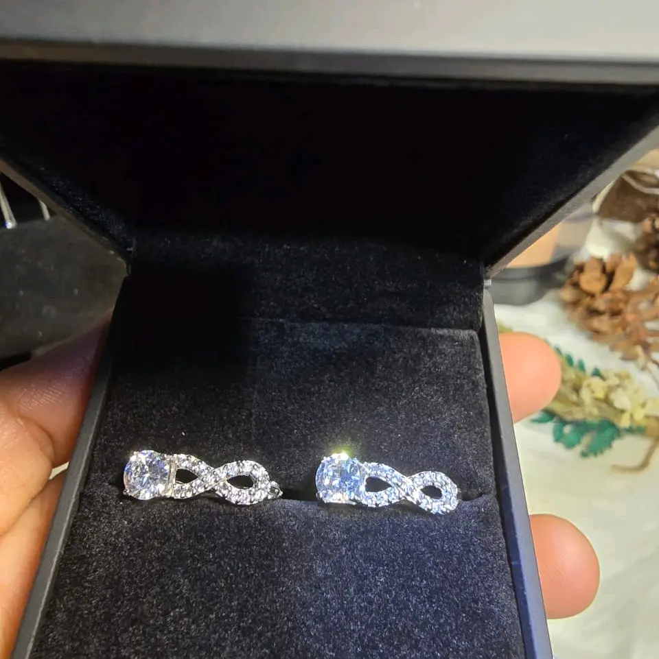 Anting Wanita Perak Model Klip Infinity
