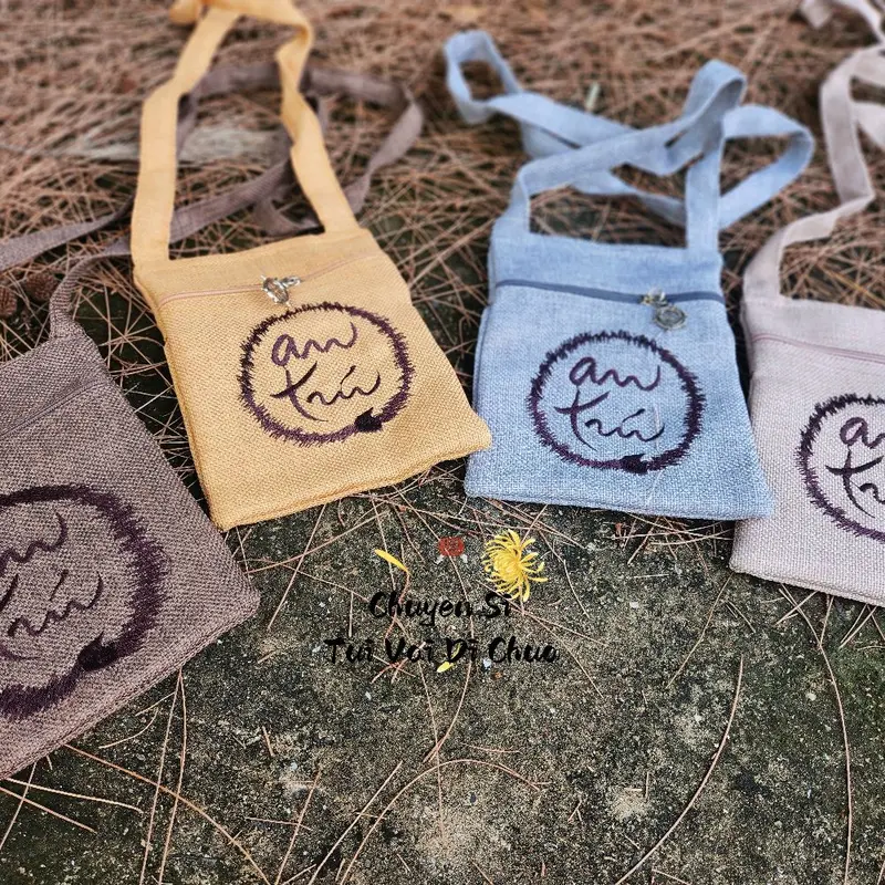 TÚI VẢI ĐI CHÙA MẪU NHÍ VẢI BỐ " AN TRÚ " -  2 ngăn , bố dày 14x18cm, 4 màu: Vàng, Nâu, Lam, Đất - nữ 0