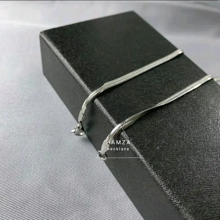 Perhiasan pria Kalung Titanium Belut Gepeng Perak Tipis Warna Putih Anti Air selamanya Elegan 1