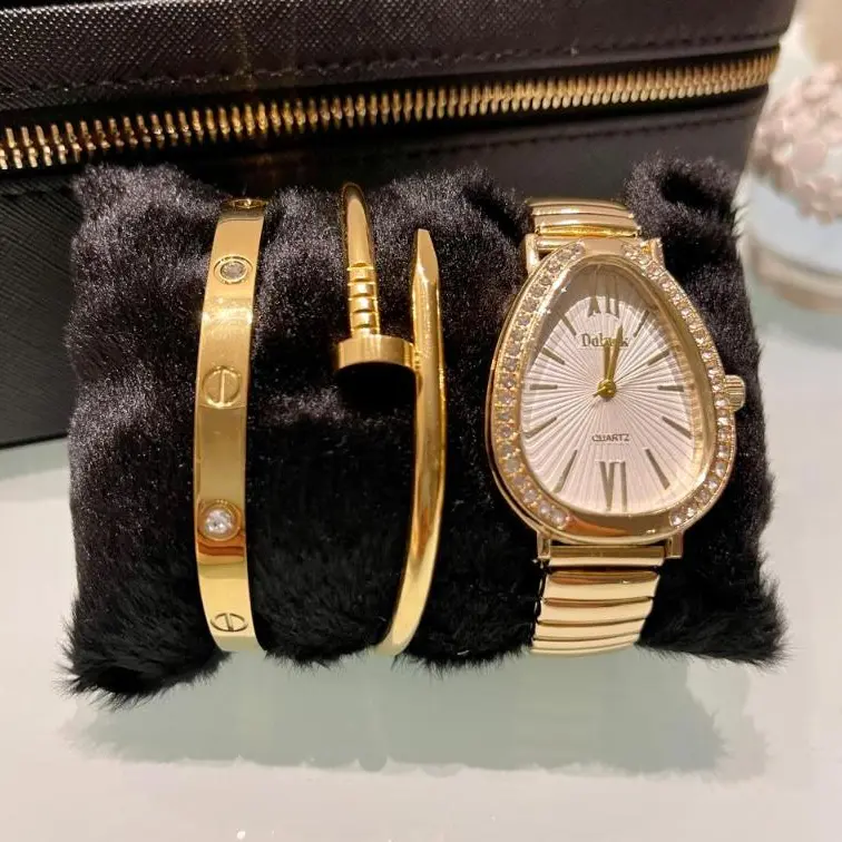 Kit Relogio Com Pulseira e bracelete Dourado e Prata Kit de Luxo Conforto Moda Blogueir
