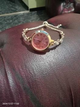 Product Review of Jam Tangan Serut Wanita Mewah Simple Elegan Model Bulat Rantai Bunga quartz stainless jarum watches from N**u 0