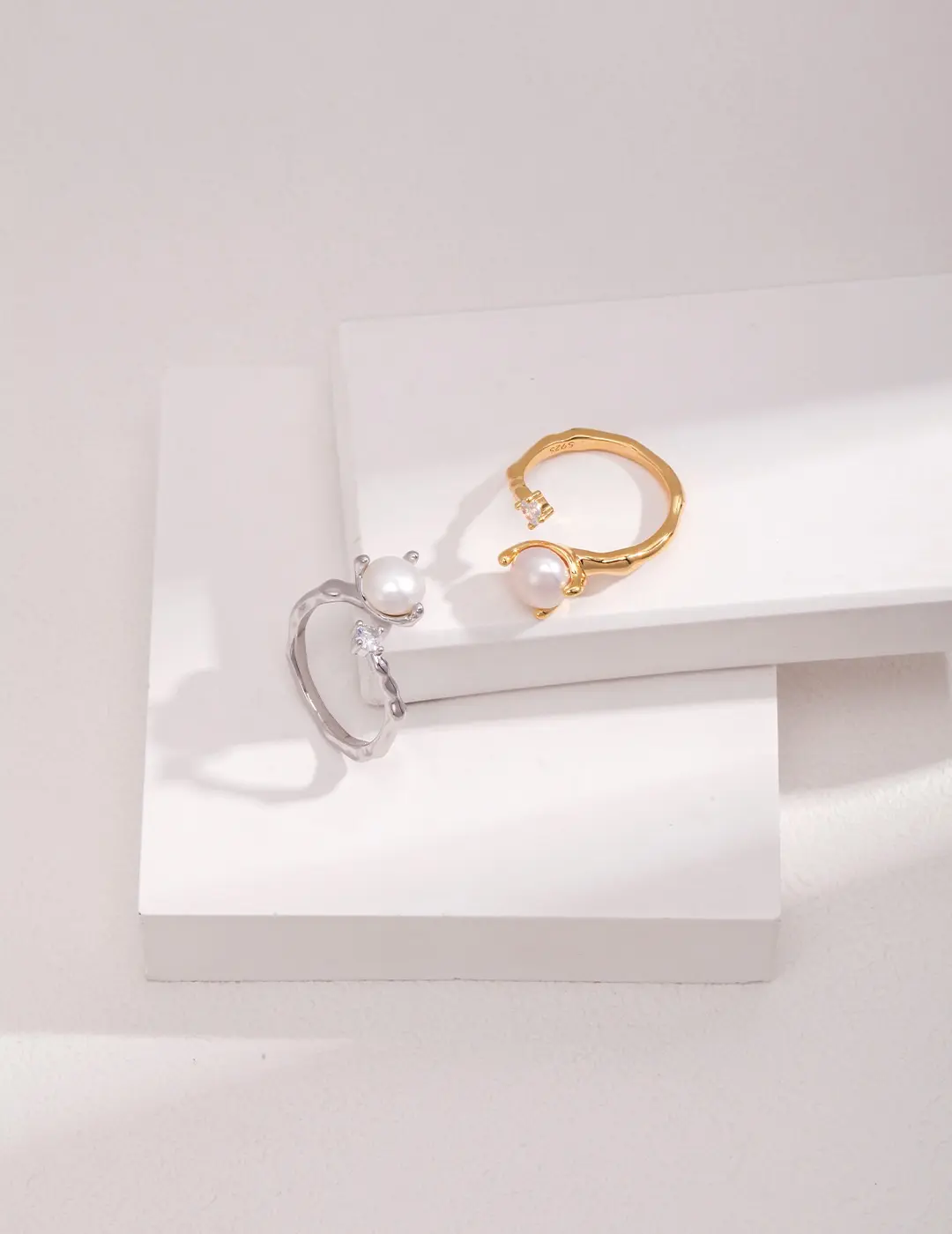 AuraNova French Style Pearl Zircon Ring