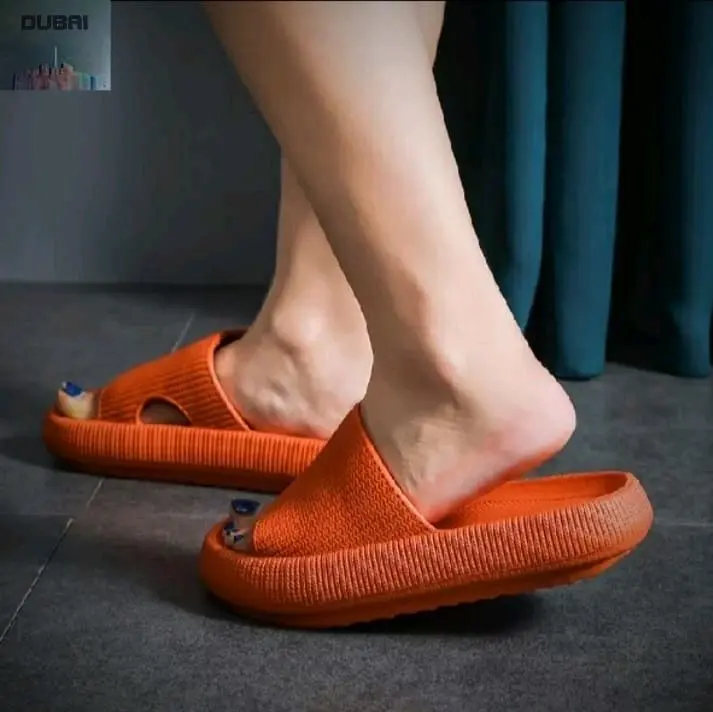 sandal slop wanita merk Db bahan karet nyaman dipakai