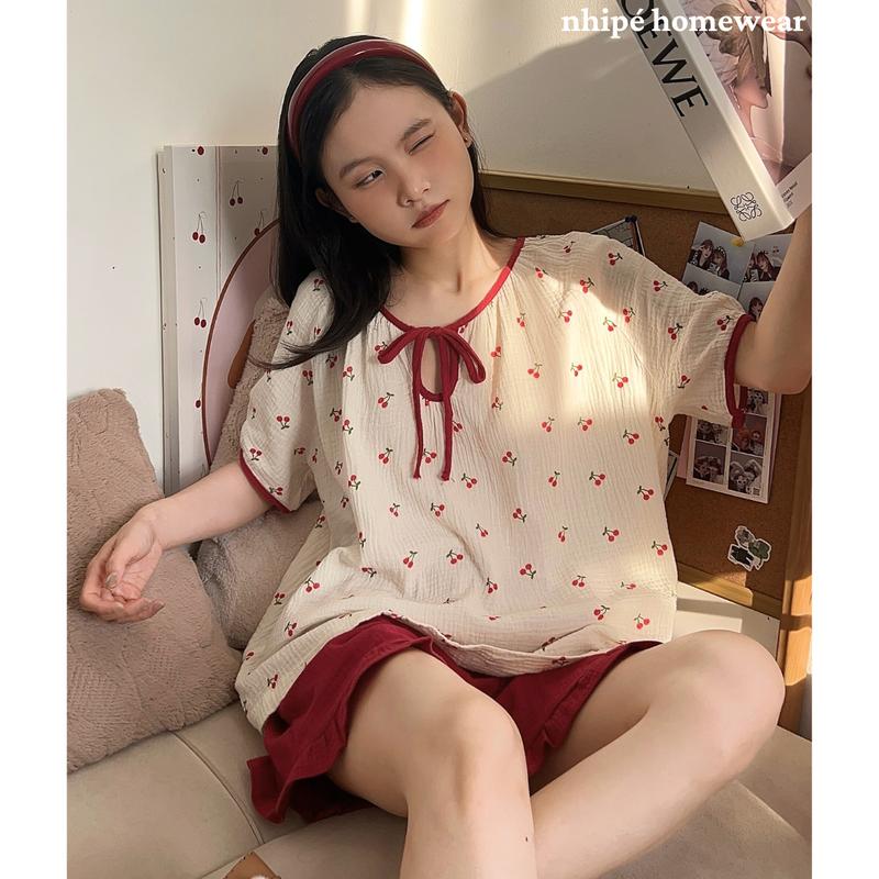   nhipé homewear  Bộ đồ ngủ tay ngắn quần đùi nữ set đồ nữ mặc nhà họa tiết cheri dễ thương phối màu chât liệu xô muslin cao cấp mềm mịn thoáng mát pyjama 