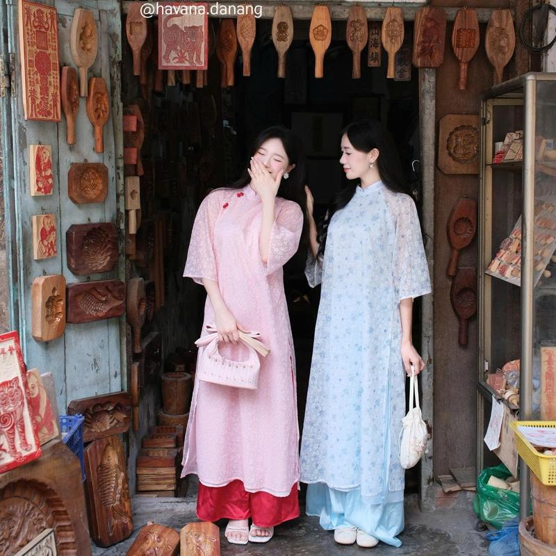 HAVANA CÓ BIGSIZE - Áo dài tơ ren YÊN DUNG in họa tiết hoa ẩn 4 tà phối cúc bọc đôi kèm quần Satin AD185