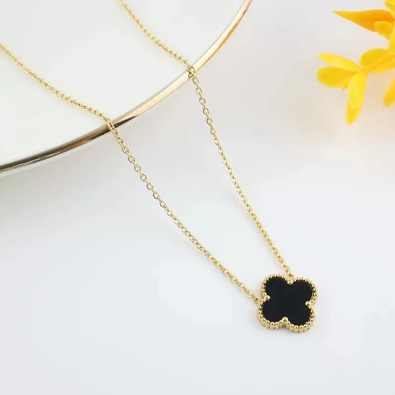 Kalung Titanium Wanita Perhiasan Bunga Hitam Elegan Set Hadiah Kulit Trending Fyp 1