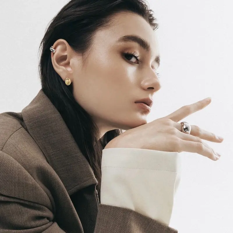 One Curve Earcuff in 925 Sterling Silver and 18ct Gold Vermeil 2
