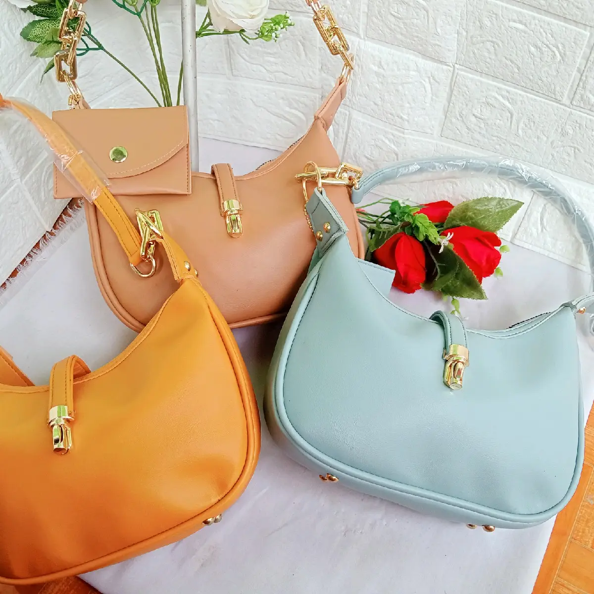 tas slempang wanita simple dan elegant