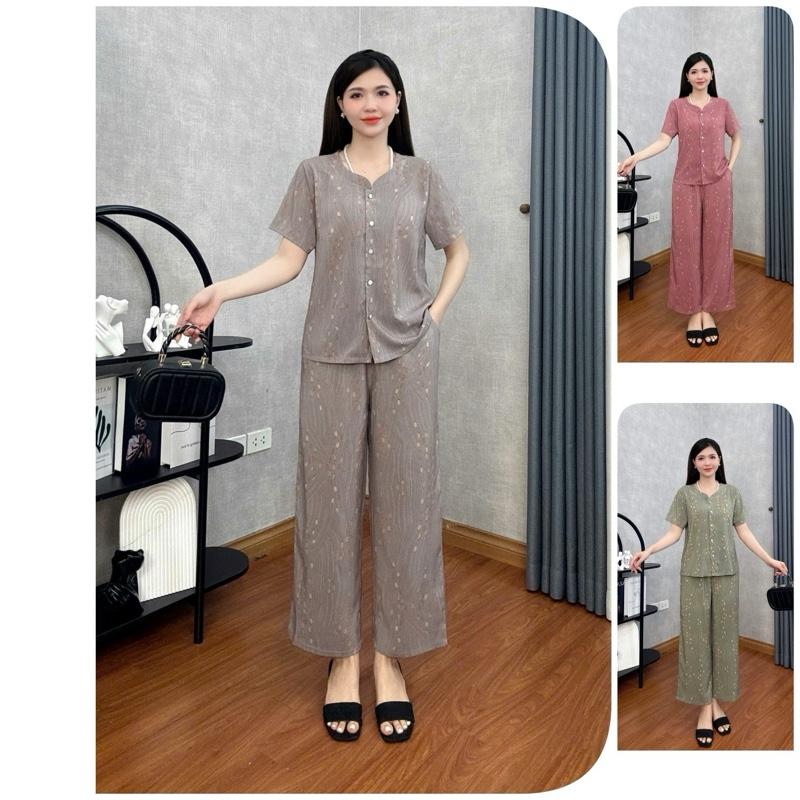 Bộ đồ mặc nhà Loudra shop B11 Đồ Bộ Trung Niên cho mẹ Áo Cổ Tròn Quần Suông Vải Luạ Nhập cao cấp Mango MỀM MỊN Tay ngắn Có hoa Xanh Sen Kem