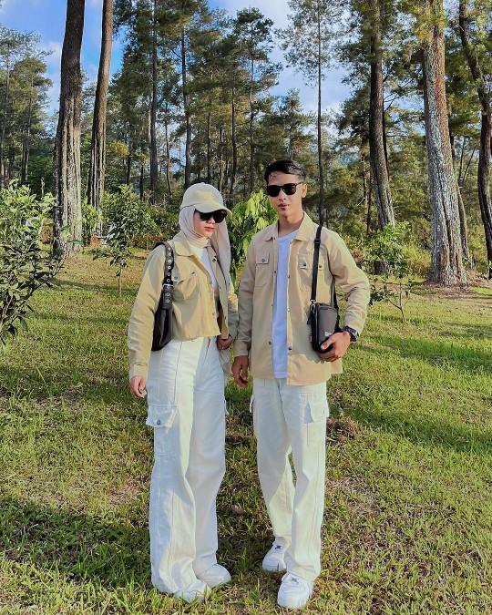 Product Introduction of Set Couple Pasangan Dapat 2 PCS Semi Parka Korean Style 9