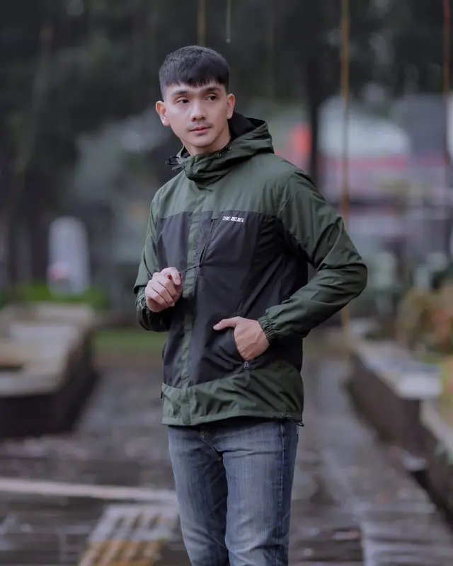 Jaket Parasut Wateproof Unisex Branded Original The Bojiel / Jaket Outdoor Pria 3