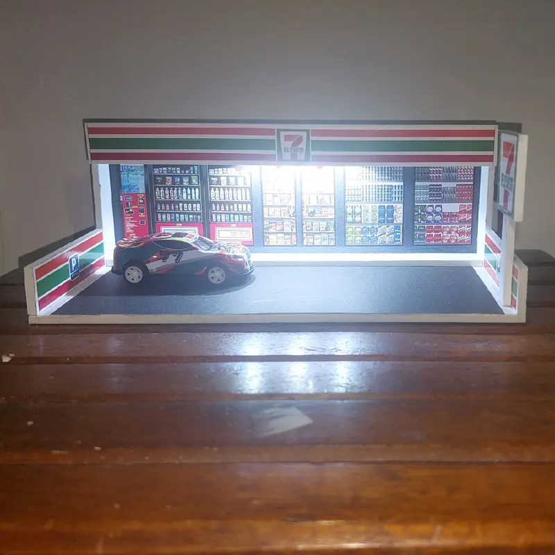 diorama minimarket parkiran 1