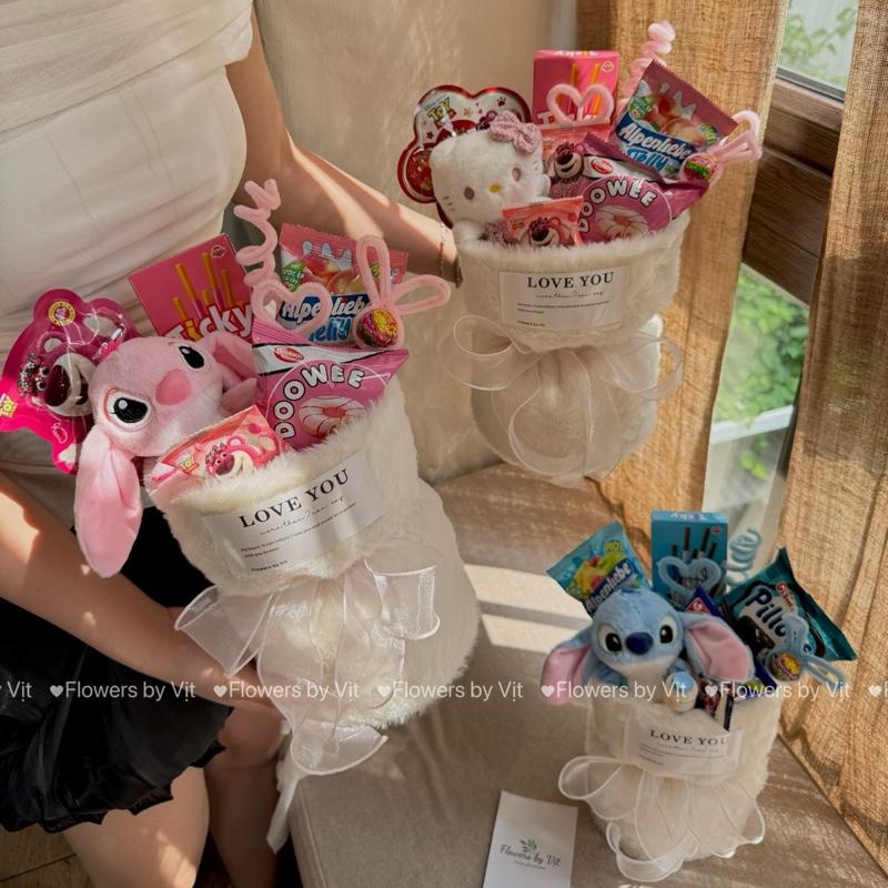 Bó hoa gấu bông bánh kẹo có túi đựng thiệp đèn làm quà tặng bạn bè, người yêu dịp 1/6