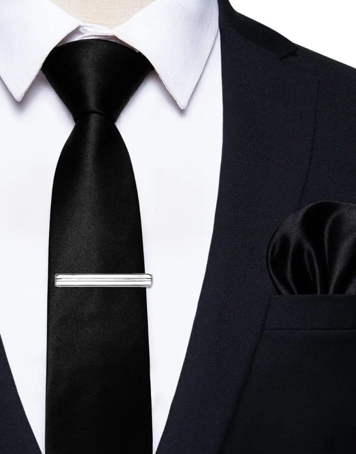 Product Introduction of Dasi instan  pria plus penjepit dasi silver metalik dasi 3inchi 8 cm+ pocket square 3 in 1 packing box 12