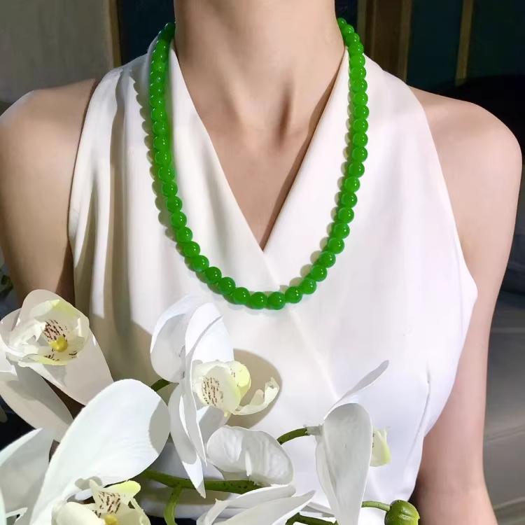 Product Introduction of Authentic Myanmar Jade Necklace Ice Sticky Seed Zhengyang Green Jade Bead Necklace Imperial Green Full Green Handstring Bracelet 1