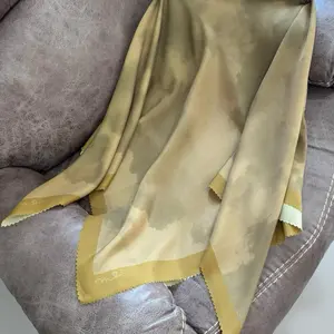 Jilbab Segi empat /segi empat motif /hijab square