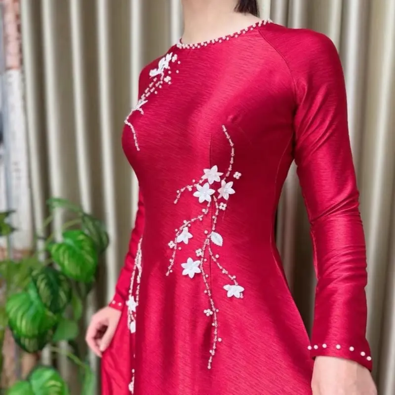 Áo dài truyền thống ,thiết kế cổ tròn, tay dài, đính hoa tỉ mỉ kết pha lê sang trọng, chất liệu lụa vân gỗ mềm mịn Nữ Women trang phục truyền thống