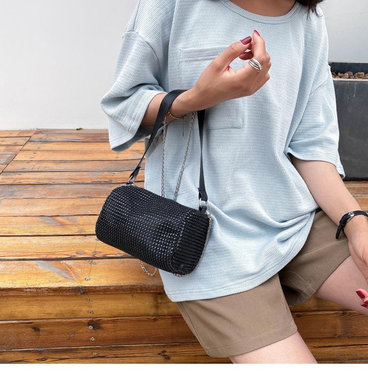 Product Introduction of Popular Makeup Bag Handheld Women's Bag Autumn/Winter New Style Bag Women's Fashion Chain Diamond Single Shoulder Crossbody Bag Women 12