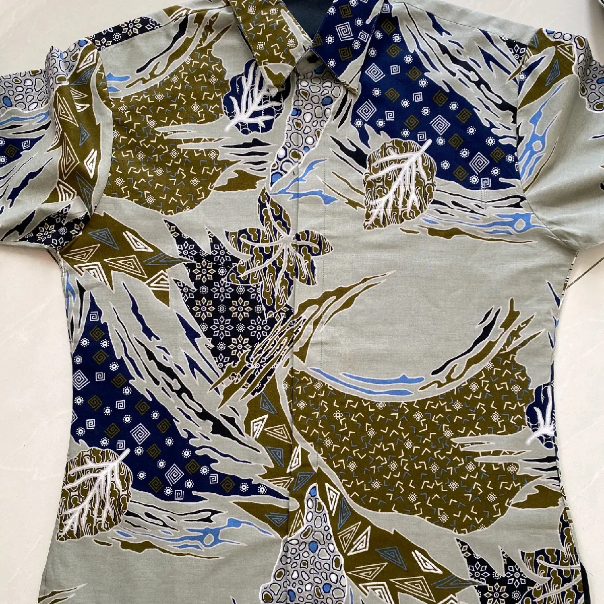Batik Sri Ratna Solo Kemeja Slim Fit Furing Motif Samudra