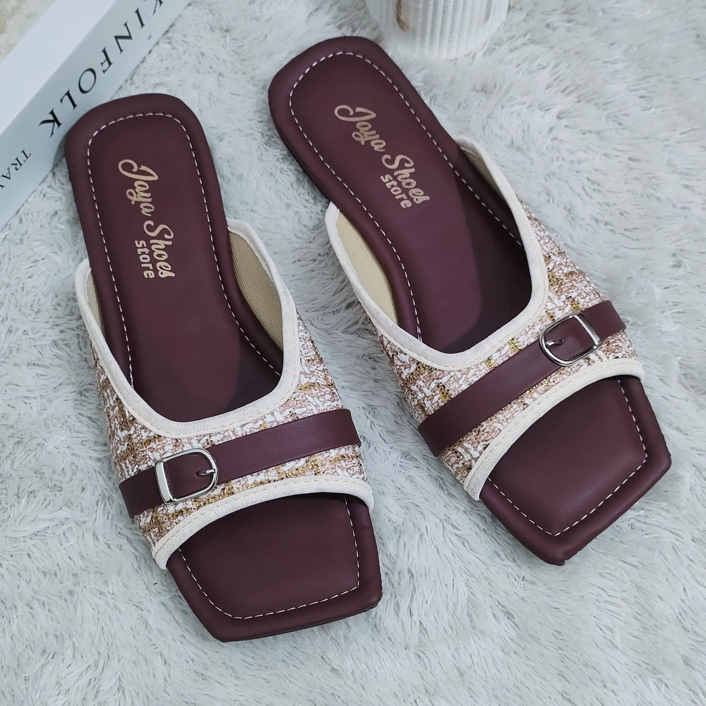 Sandal Selop Wanita Trending Motif Kalem > Sandal Selop Wanita Teplek Terlaris 2025 > Sandal Slop Cewek Terbaru Motif Kalem Imut