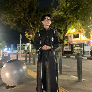 Gamis  Jubah Reflective Menyala Embos Premium Motif dengan Desain Elegan dan Kualitas Terbaik untuk Tampilan Mewah