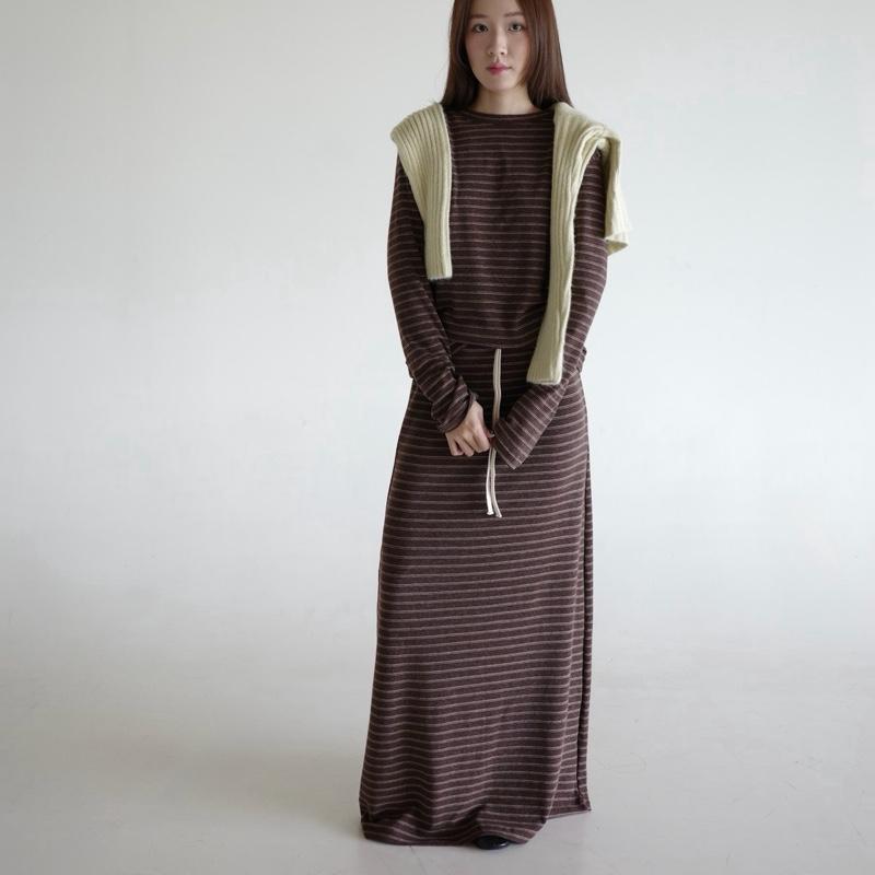  ARIA SET  | mir.byhi | Set chân váy vad áo thun tay dài sọc ngang mềm mại 