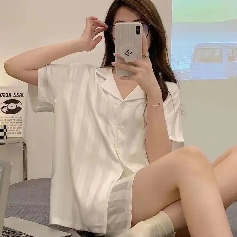 Bộ  Ngủ Đùi Pijama Nam Nữ Đen Sọc Chất Lụa Cao Cấp Nhung 7