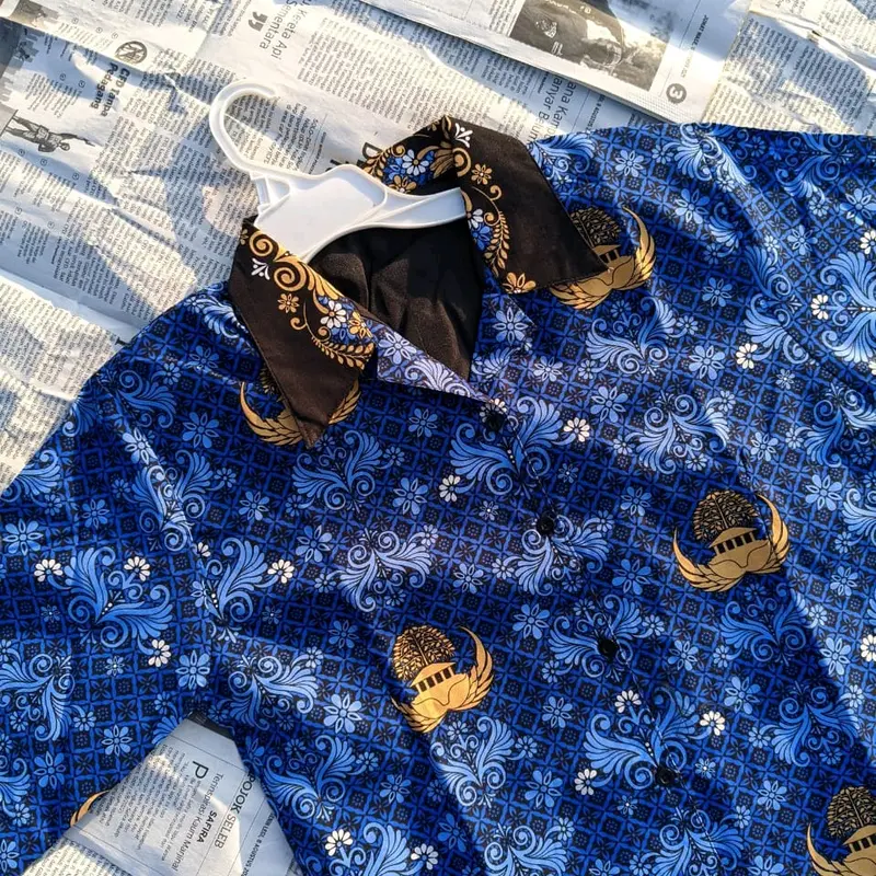 Seragam Korpri Terbaru 2023 Pria dan Wanita Lapis Furing Kerah Hitam Katun 40s Atasan Batik Baju Panjang Motif 8