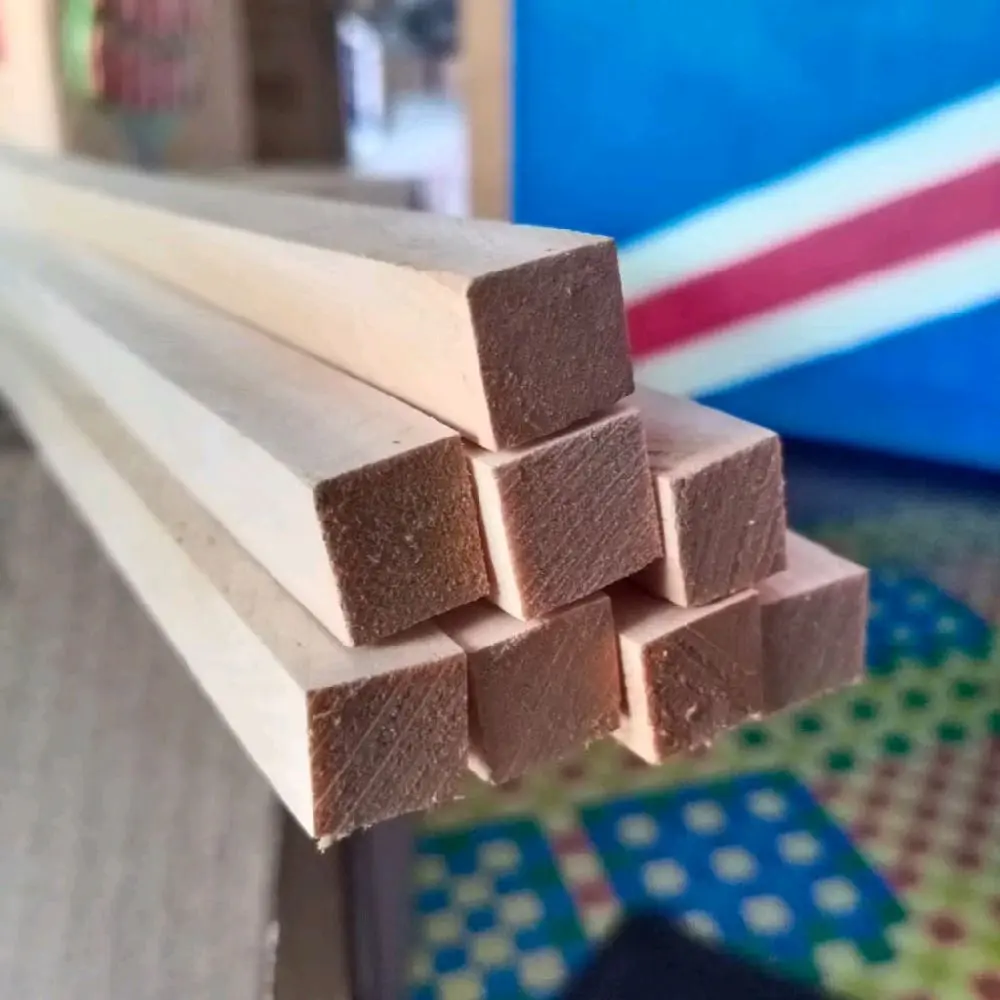 kayu list reng 1cmx1cm  isi 10 kayu solid sudah halus Asli