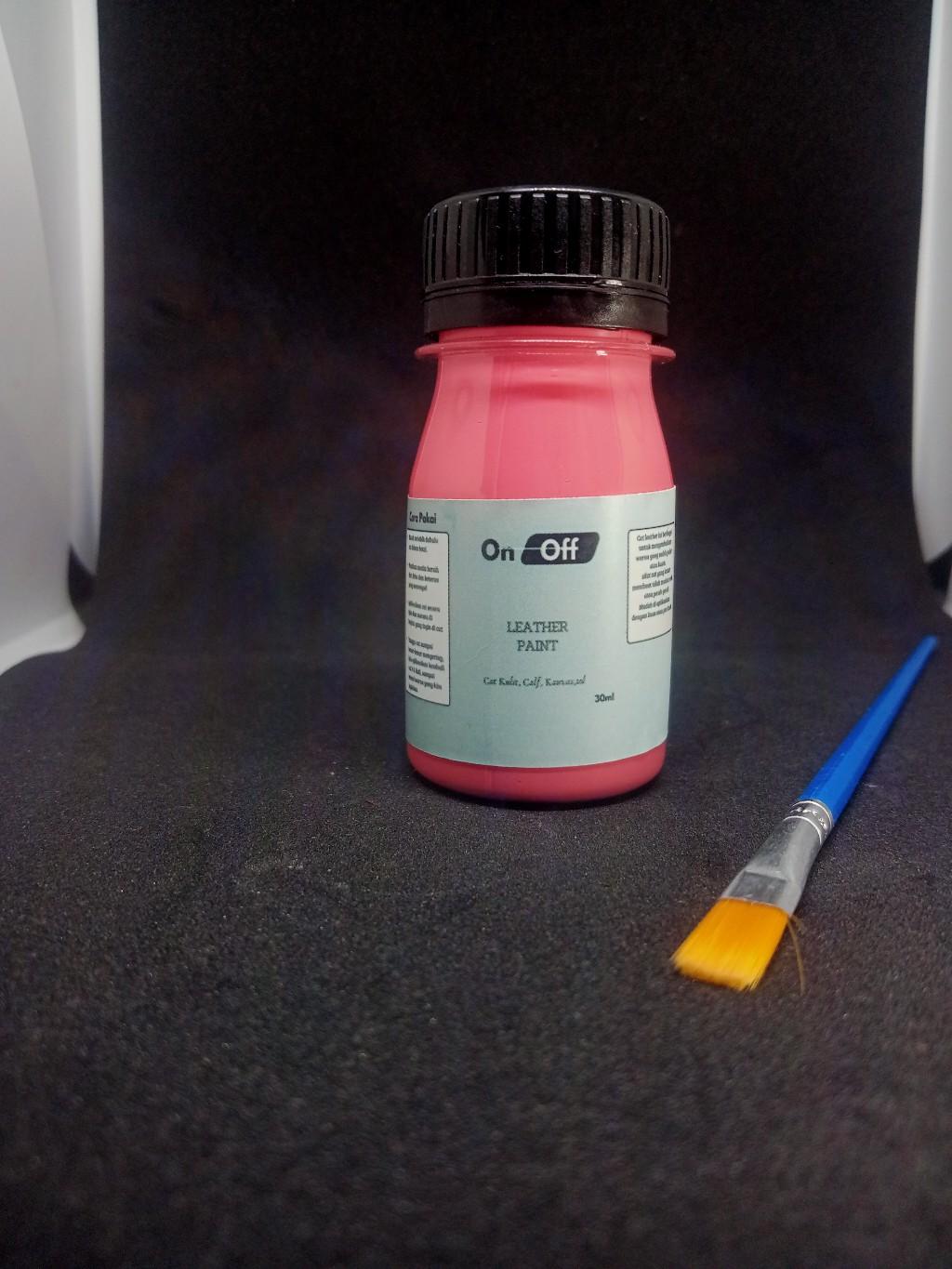 Cat Sepatu Kulit, Topi, Kaos, dan Lain-lain 30ml dengan Kuas Gratis