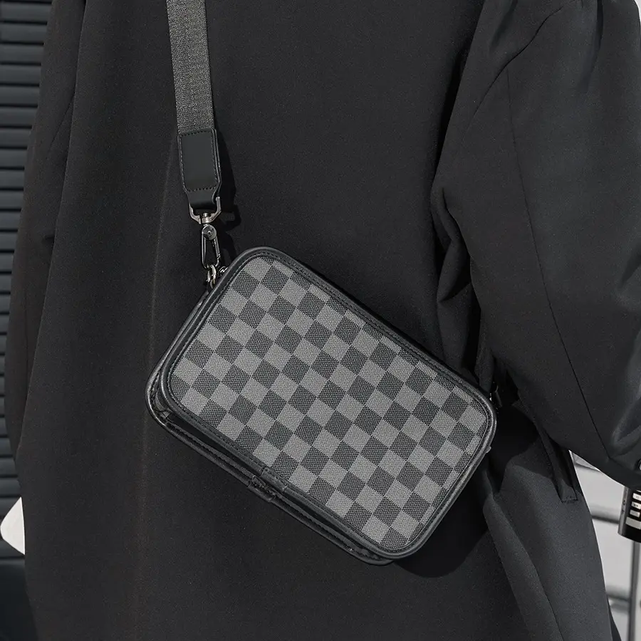 Plaid fashion shoulder bag, street trend shoulder bag, Korean men's crossbody bag, outdoor commuter small shoulder bag