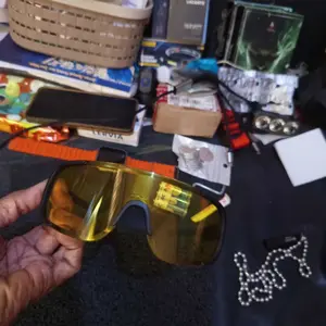 Kacamata Hitam Bersepeda Polaris Lari Running Warna UV400 Polarized Kacamata Sepeda Luar Ruangan Aksesori Sepeda untuk Pria dan Wanita Sport Sunglasses