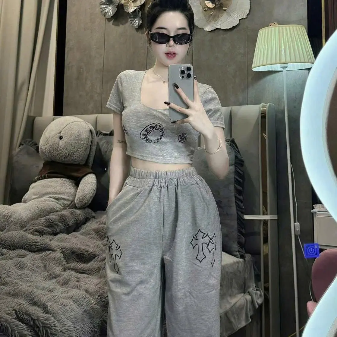 sét áo thun nữ crt cổ vuông phối quân suông in họa tiết thập siêu hot